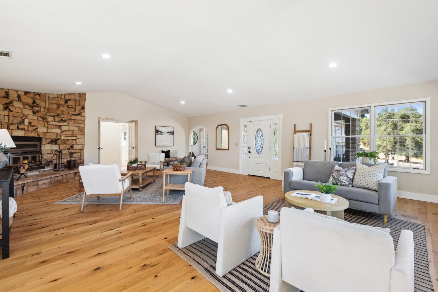 Detail Gallery Image 12 of 79 For 16035 Oak Glen Ave, Morgan Hill,  CA 95037 - 6 Beds | 3/1 Baths