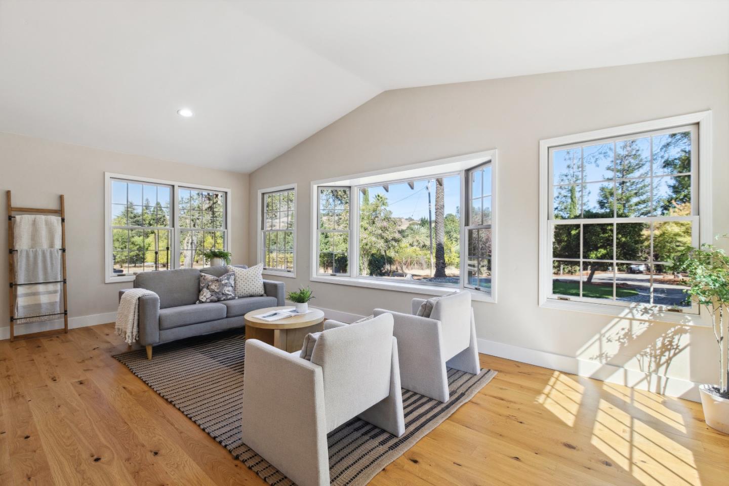 Detail Gallery Image 14 of 79 For 16035 Oak Glen Ave, Morgan Hill,  CA 95037 - 6 Beds | 3/1 Baths
