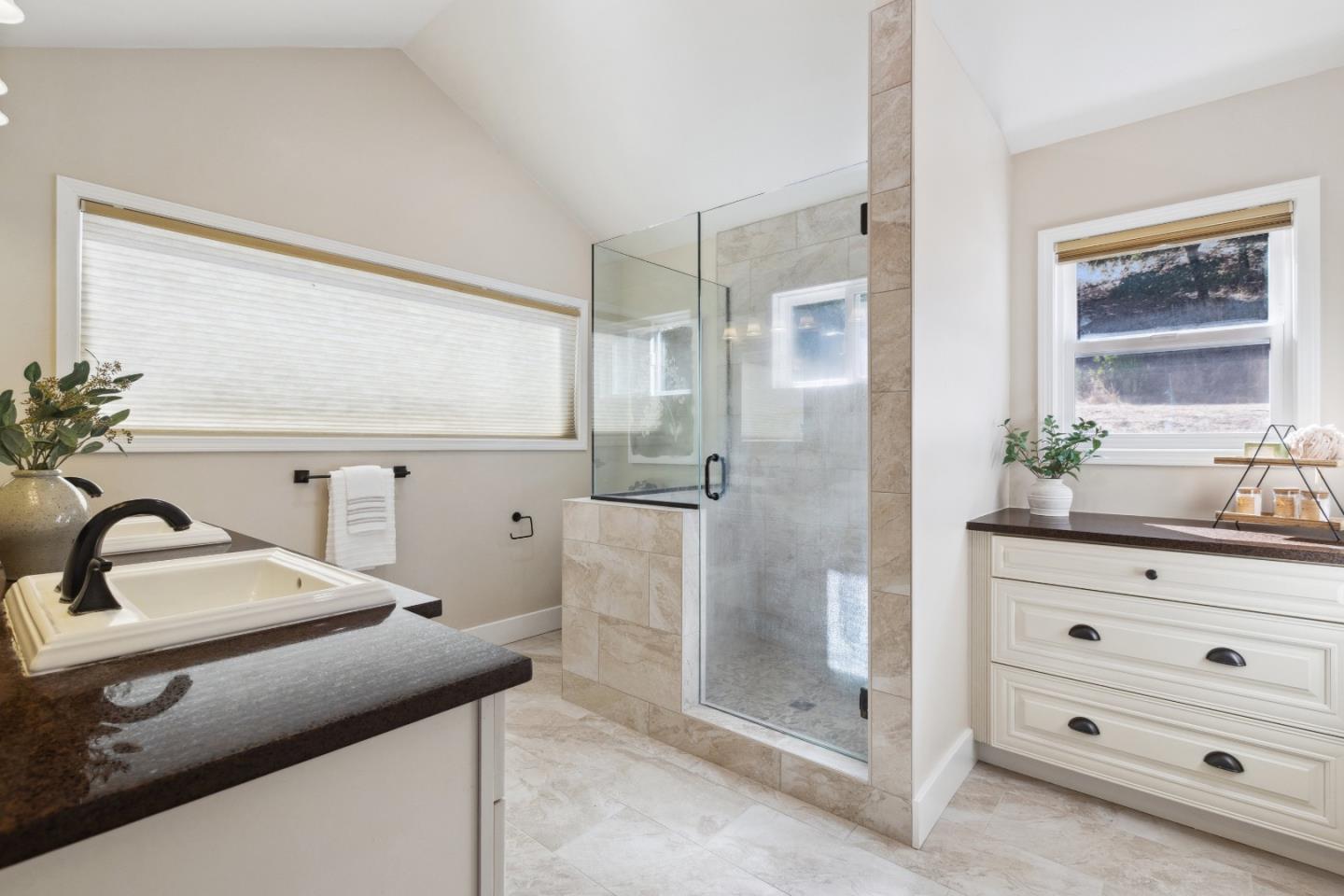Detail Gallery Image 34 of 79 For 16035 Oak Glen Ave, Morgan Hill,  CA 95037 - 6 Beds | 3/1 Baths