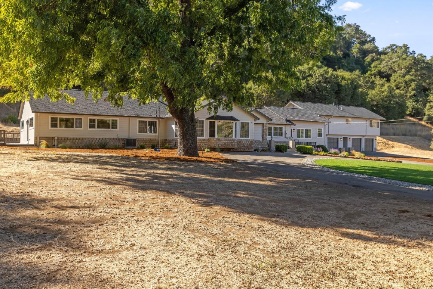 Detail Gallery Image 5 of 79 For 16035 Oak Glen Ave, Morgan Hill,  CA 95037 - 6 Beds | 3/1 Baths