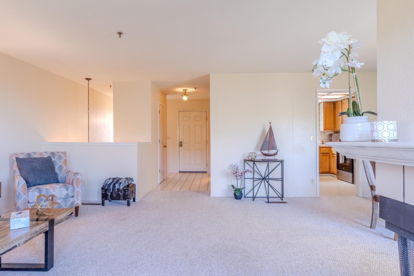 Detail Gallery Image 10 of 43 For 945 Fassler Ave, Pacifica,  CA 94044 - 2 Beds | 2/1 Baths