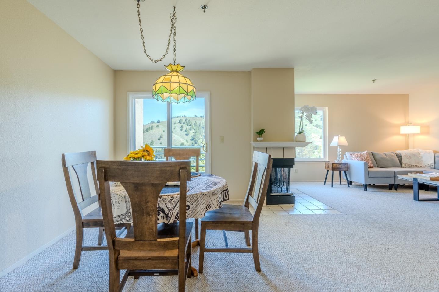 Detail Gallery Image 11 of 43 For 945 Fassler Ave, Pacifica,  CA 94044 - 2 Beds | 2/1 Baths