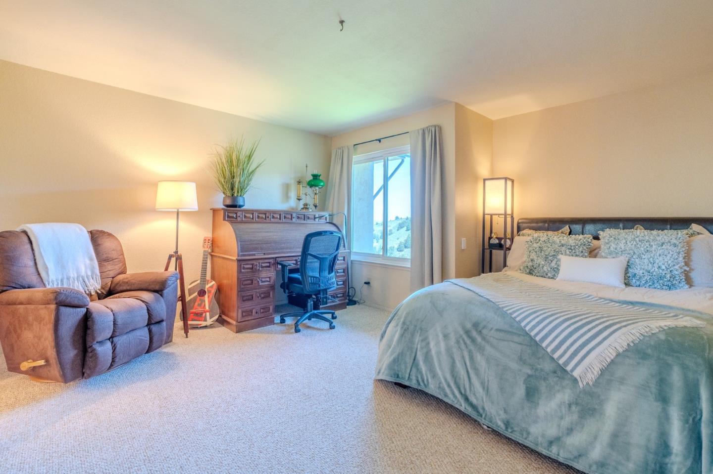 Detail Gallery Image 24 of 43 For 945 Fassler Ave, Pacifica,  CA 94044 - 2 Beds | 2/1 Baths