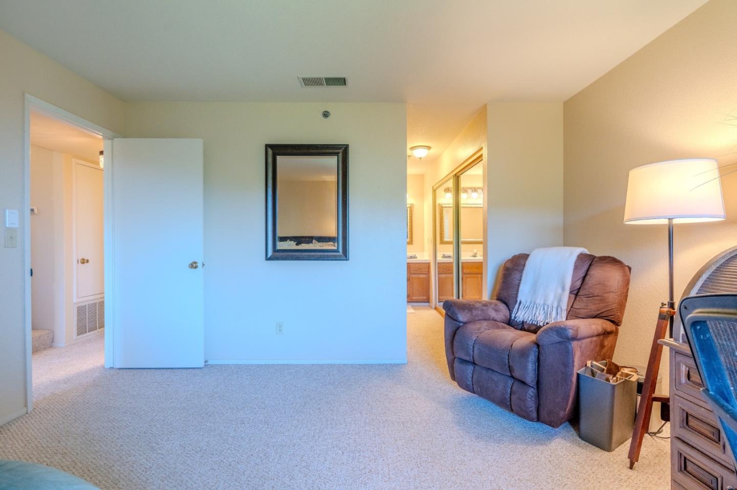 Detail Gallery Image 26 of 43 For 945 Fassler Ave, Pacifica,  CA 94044 - 2 Beds | 2/1 Baths