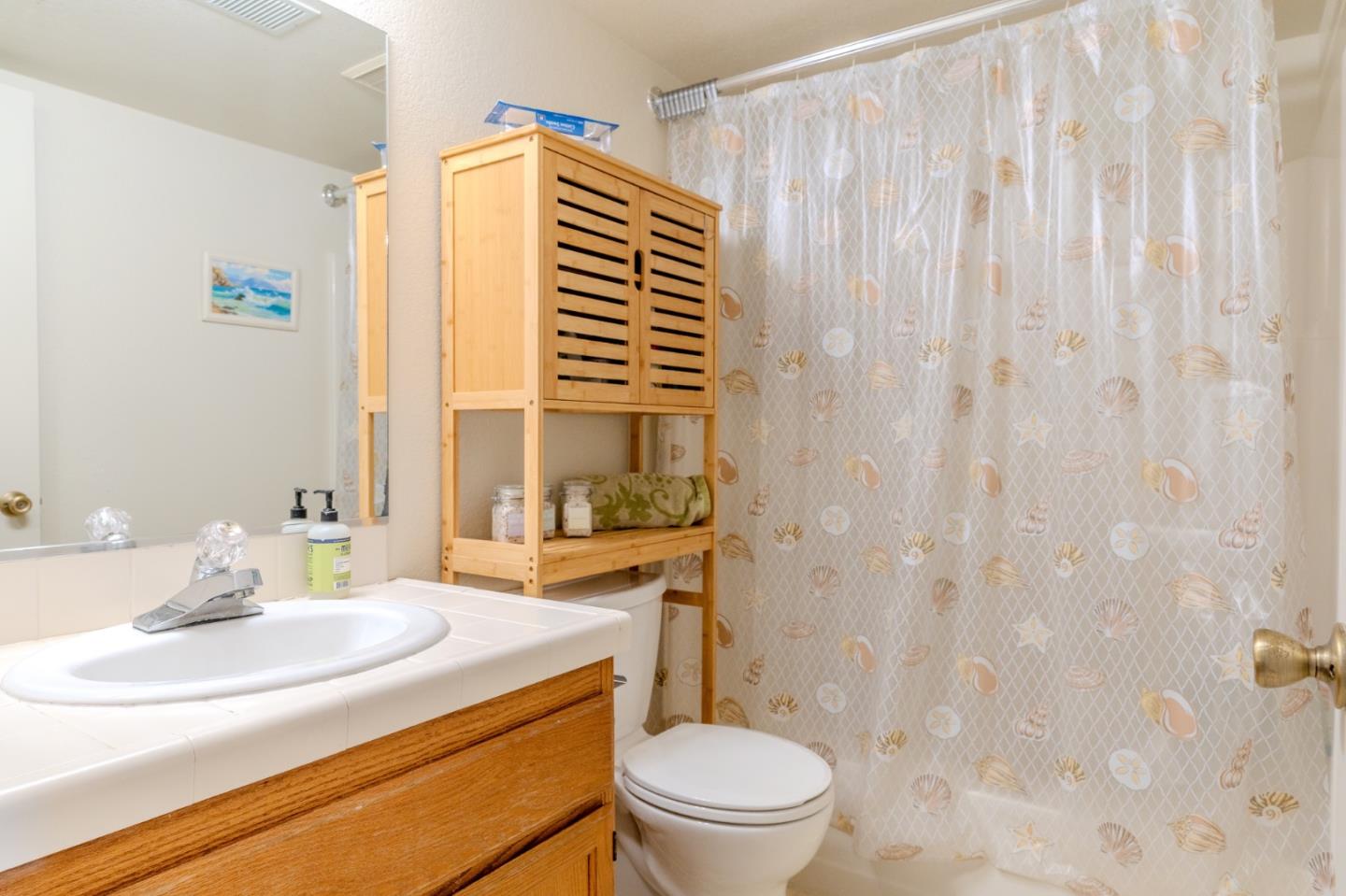 Detail Gallery Image 28 of 43 For 945 Fassler Ave, Pacifica,  CA 94044 - 2 Beds | 2/1 Baths