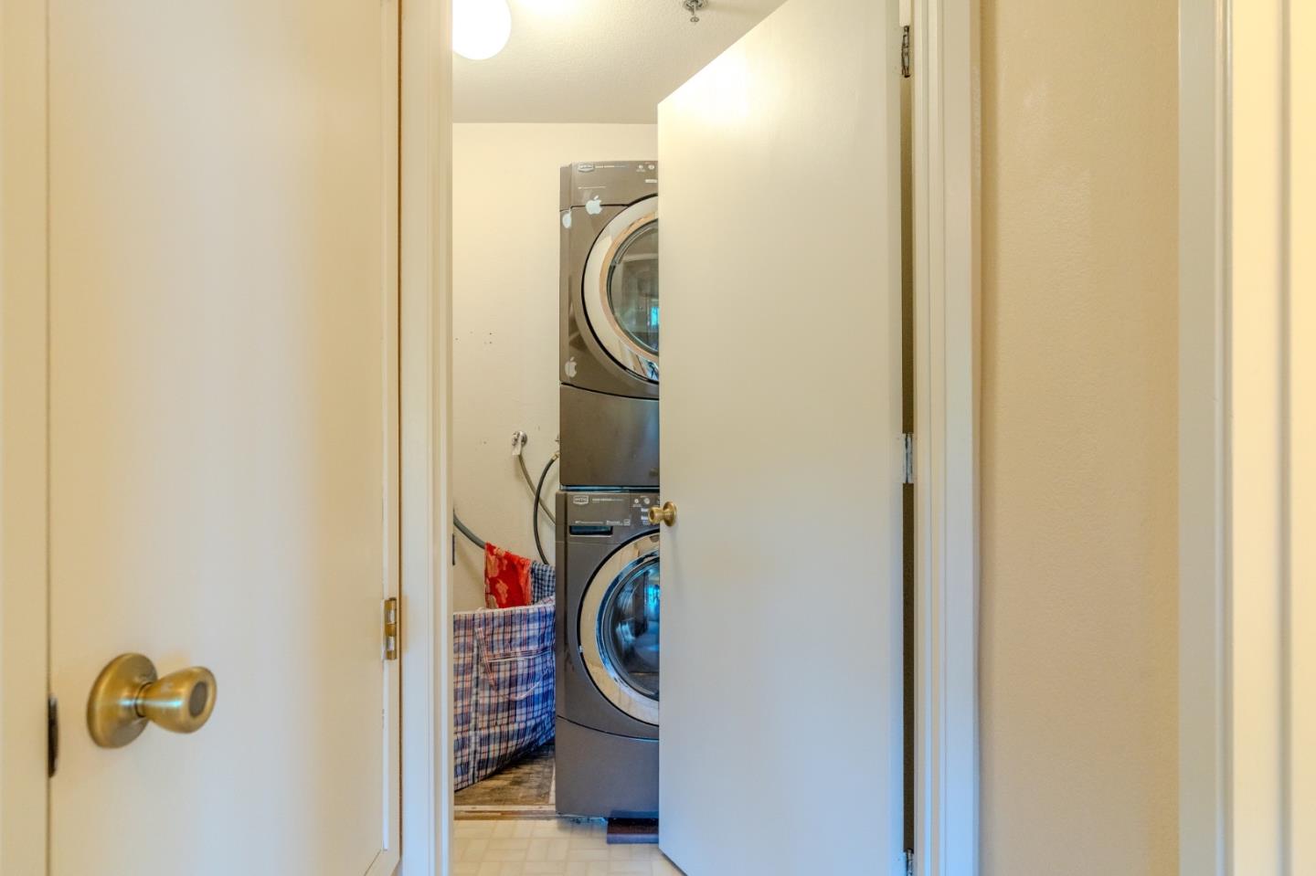 Detail Gallery Image 29 of 43 For 945 Fassler Ave, Pacifica,  CA 94044 - 2 Beds | 2/1 Baths