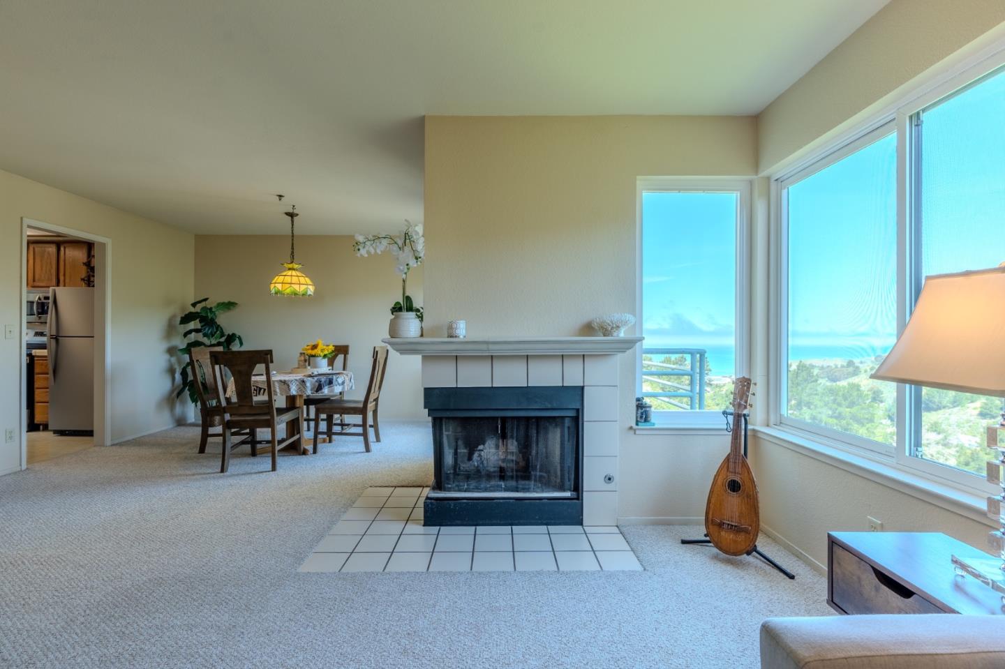 Detail Gallery Image 3 of 43 For 945 Fassler Ave, Pacifica,  CA 94044 - 2 Beds | 2/1 Baths