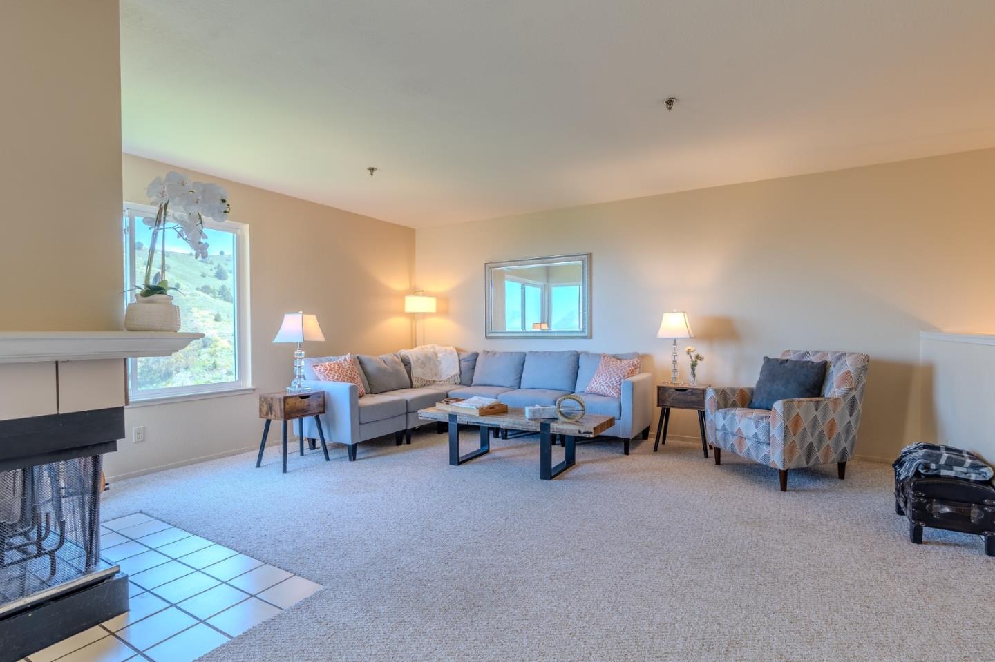 Detail Gallery Image 6 of 43 For 945 Fassler Ave, Pacifica,  CA 94044 - 2 Beds | 2/1 Baths