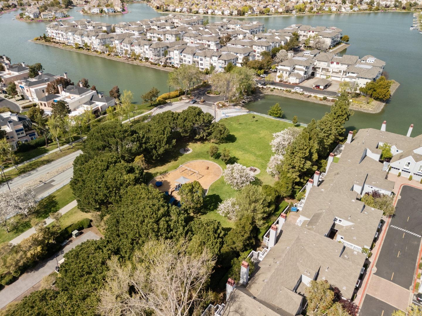 Detail Gallery Image 31 of 32 For 700 Baltic Cir #728,  Redwood City,  CA 94065 - 2 Beds | 2 Baths