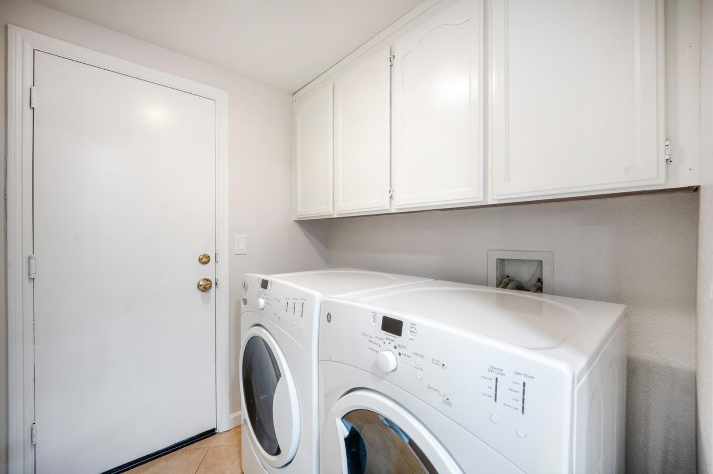 Detail Gallery Image 25 of 32 For 945 Oak Park Dr, Morgan Hill,  CA 95037 - 3 Beds | 2/1 Baths