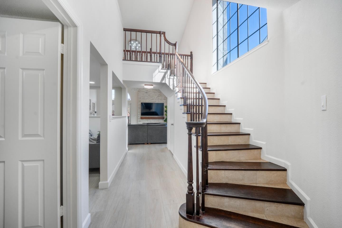 Detail Gallery Image 5 of 32 For 945 Oak Park Dr, Morgan Hill,  CA 95037 - 3 Beds | 2/1 Baths