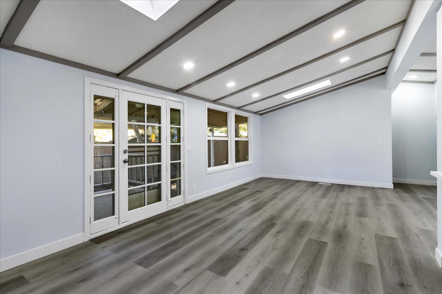 Detail Gallery Image 7 of 14 For 750 Millstream Dr #750,  San Jose,  CA 95125 - 2 Beds | 2 Baths