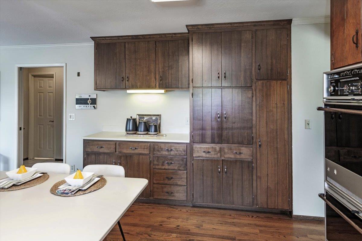 Detail Gallery Image 14 of 37 For 13902 Malcom Ave, Saratoga,  CA 95070 - 6 Beds | 3/1 Baths
