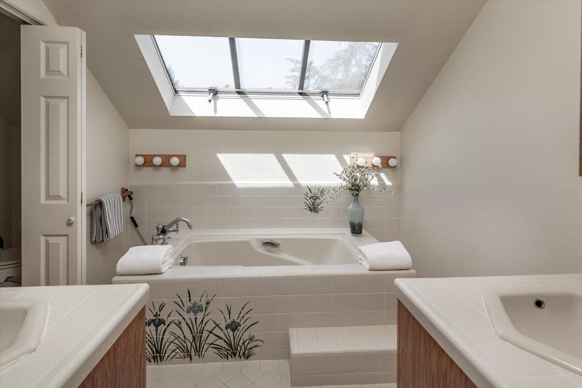 Detail Gallery Image 20 of 37 For 13902 Malcom Ave, Saratoga,  CA 95070 - 6 Beds | 3/1 Baths