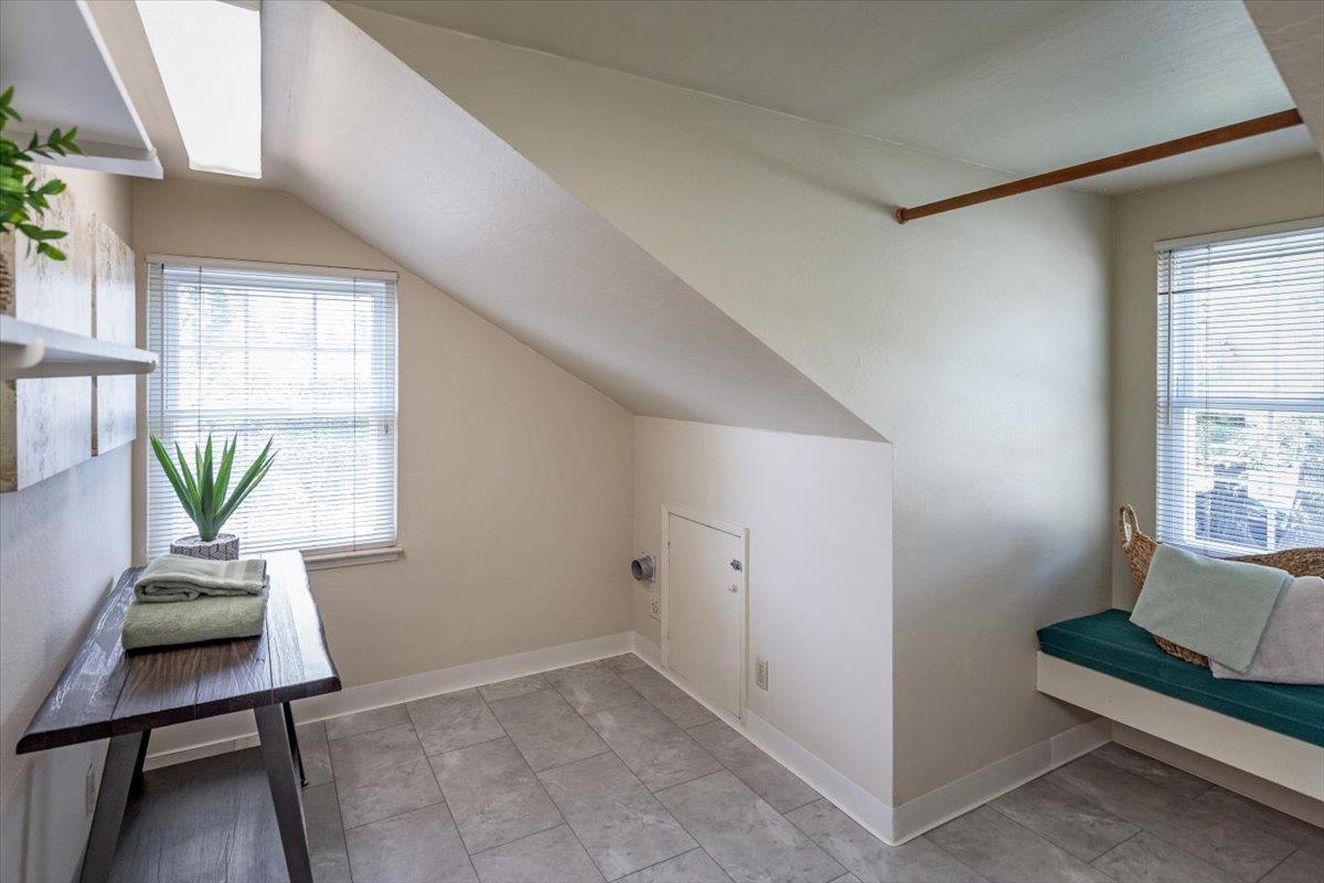 Detail Gallery Image 27 of 37 For 13902 Malcom Ave, Saratoga,  CA 95070 - 6 Beds | 3/1 Baths