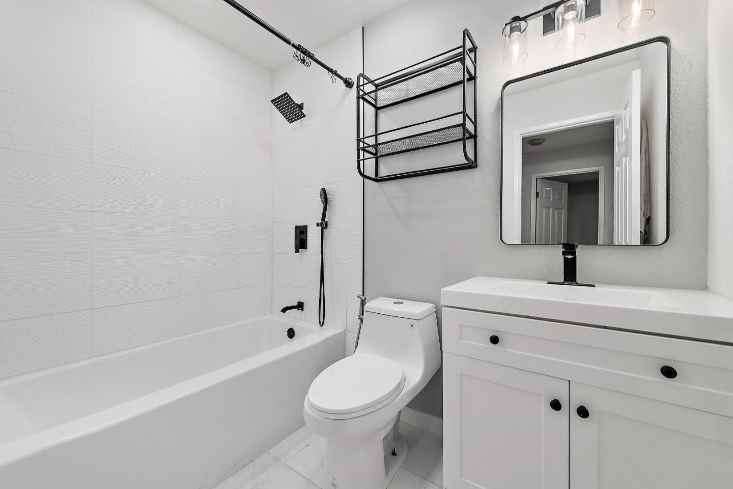 Detail Gallery Image 12 of 18 For 548 Lanfair Cir, San Jose,  CA 95136 - 2 Beds | 2 Baths