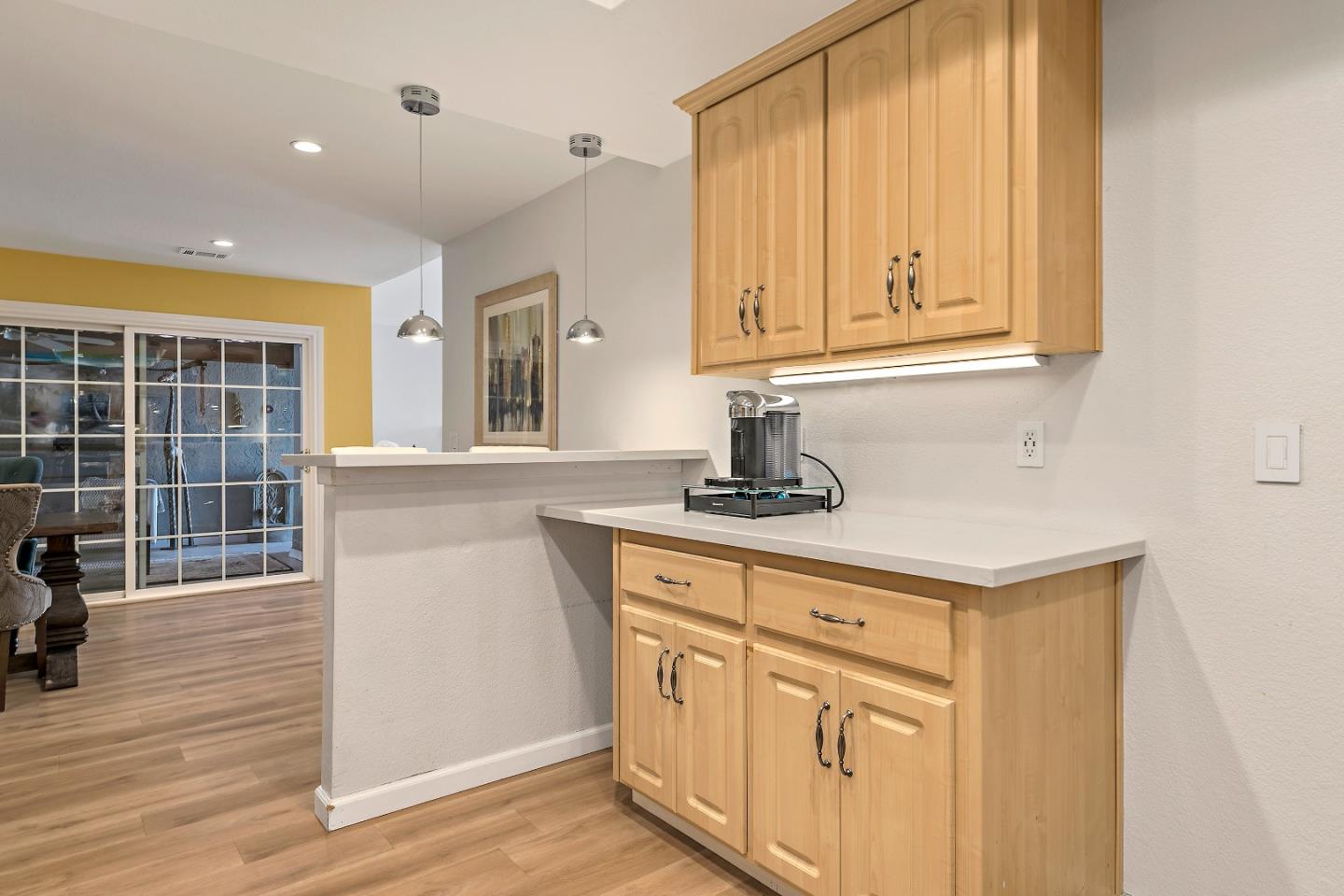 Detail Gallery Image 4 of 18 For 548 Lanfair Cir, San Jose,  CA 95136 - 2 Beds | 2 Baths
