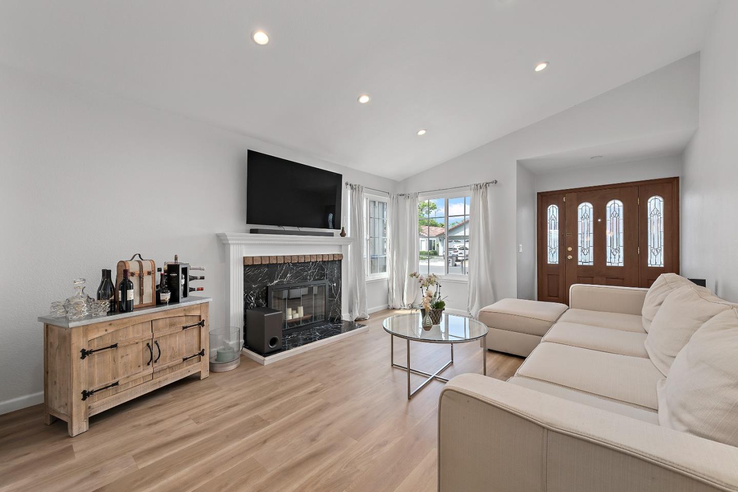 Detail Gallery Image 6 of 18 For 548 Lanfair Cir, San Jose,  CA 95136 - 2 Beds | 2 Baths