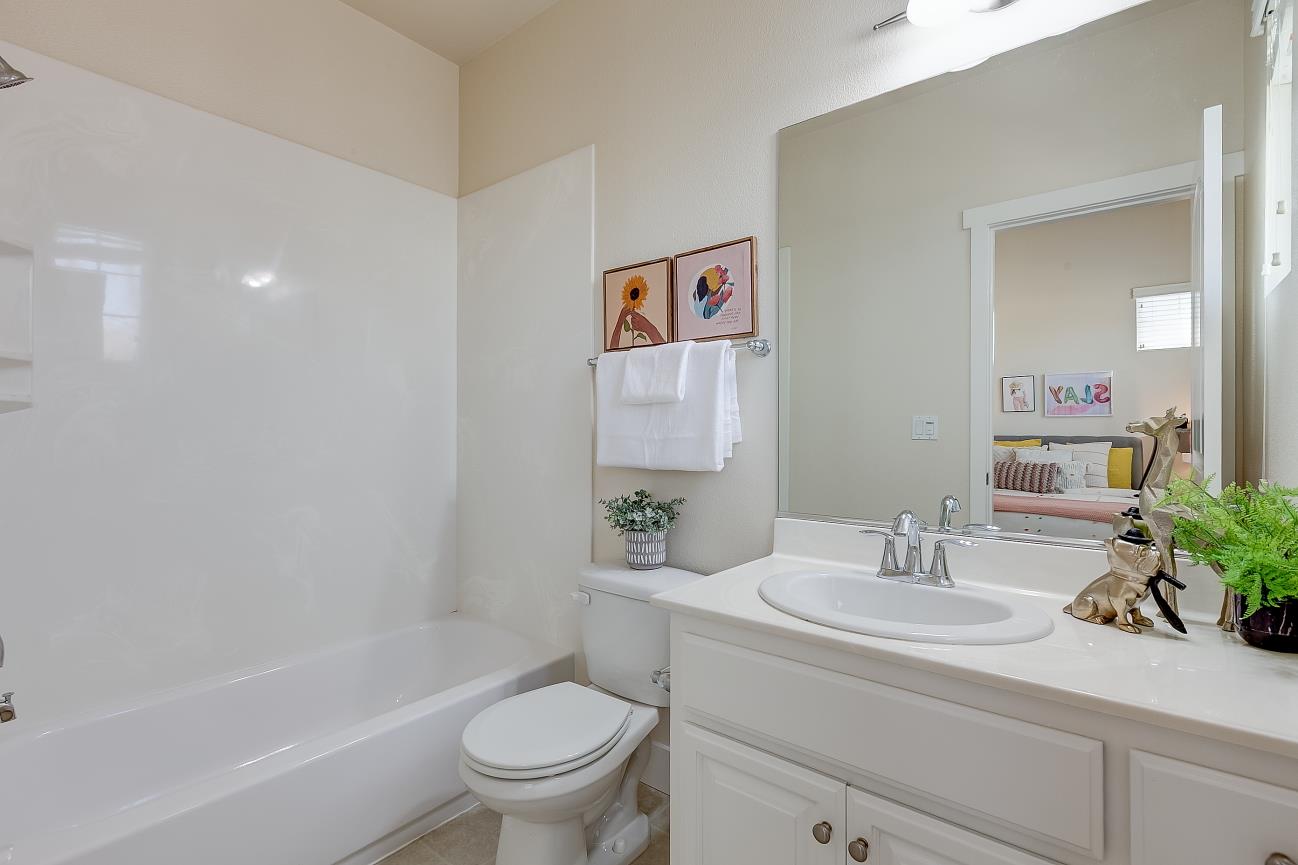 Detail Gallery Image 13 of 23 For 416 Topaz Ter, Sunnyvale,  CA 94089 - 3 Beds | 3 Baths
