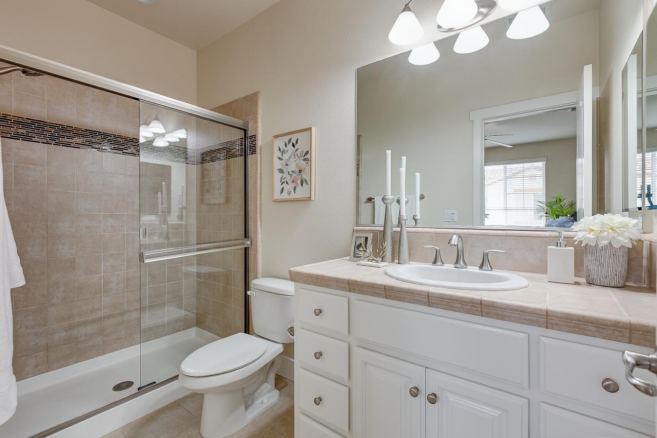 Detail Gallery Image 17 of 23 For 416 Topaz Ter, Sunnyvale,  CA 94089 - 3 Beds | 3 Baths