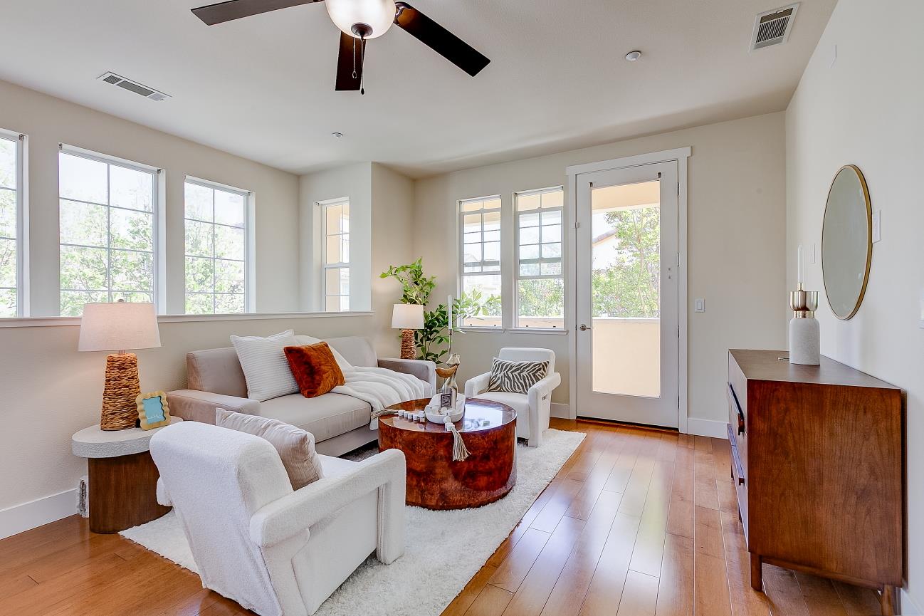 Detail Gallery Image 2 of 23 For 416 Topaz Ter, Sunnyvale,  CA 94089 - 3 Beds | 3 Baths