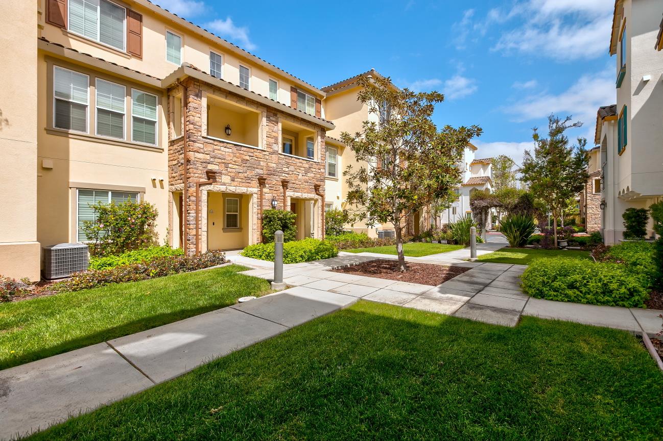Detail Gallery Image 20 of 23 For 416 Topaz Ter, Sunnyvale,  CA 94089 - 3 Beds | 3 Baths