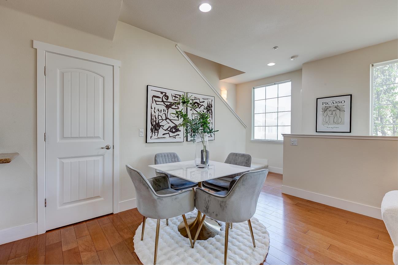 Detail Gallery Image 5 of 23 For 416 Topaz Ter, Sunnyvale,  CA 94089 - 3 Beds | 3 Baths