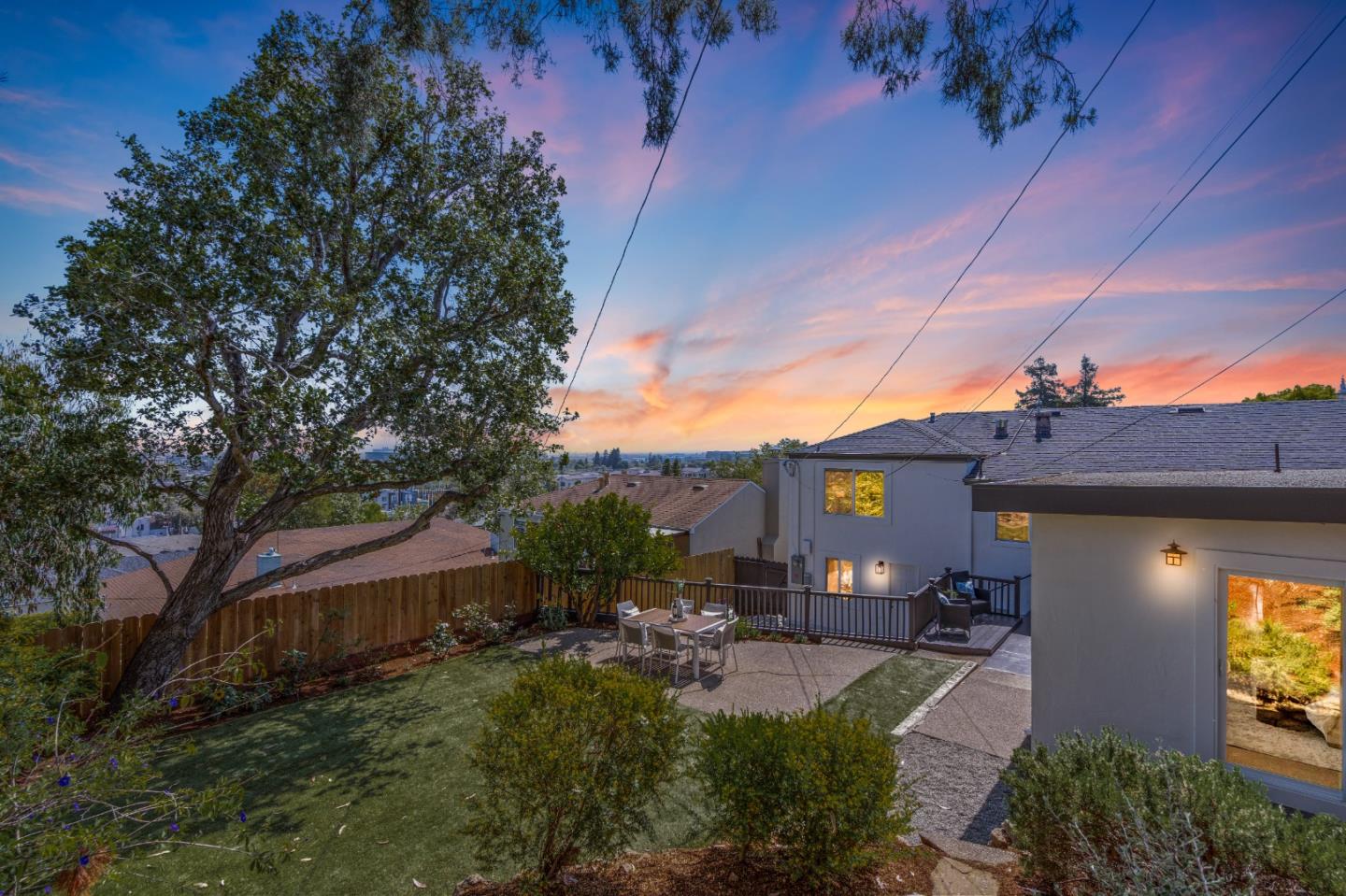 Detail Gallery Image 2 of 43 For 1320 Hull Dr, San Carlos,  CA 94070 - 4 Beds | 3 Baths