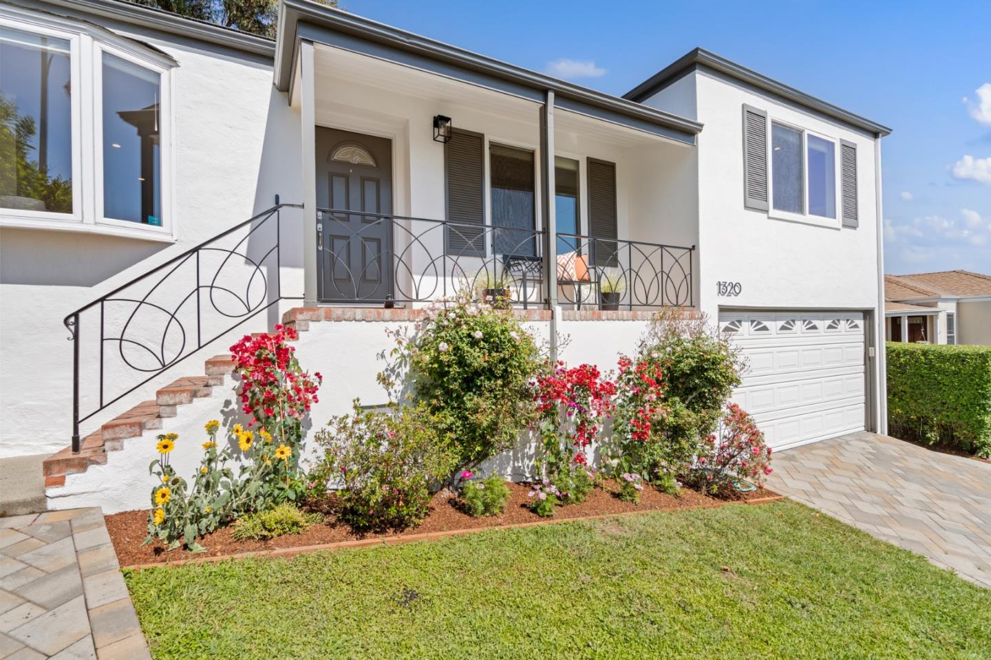 Detail Gallery Image 3 of 43 For 1320 Hull Dr, San Carlos,  CA 94070 - 4 Beds | 3 Baths