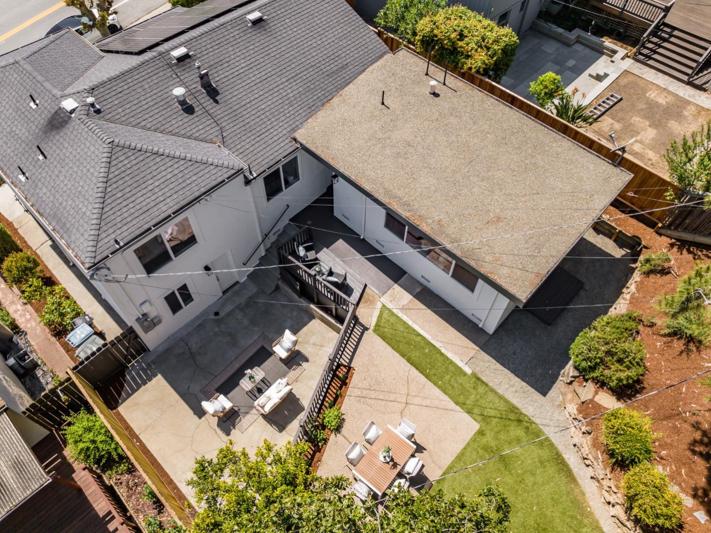 Detail Gallery Image 36 of 43 For 1320 Hull Dr, San Carlos,  CA 94070 - 4 Beds | 3 Baths