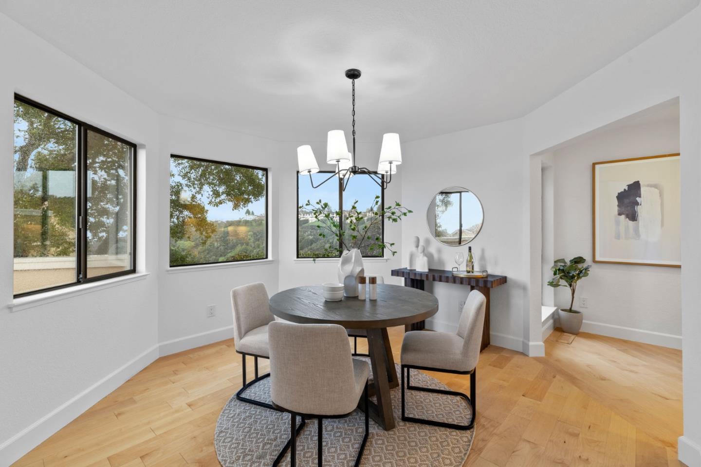 Detail Gallery Image 17 of 62 For 9 Mayflower Ln, San Carlos,  CA 94070 - 2 Beds | 2/1 Baths