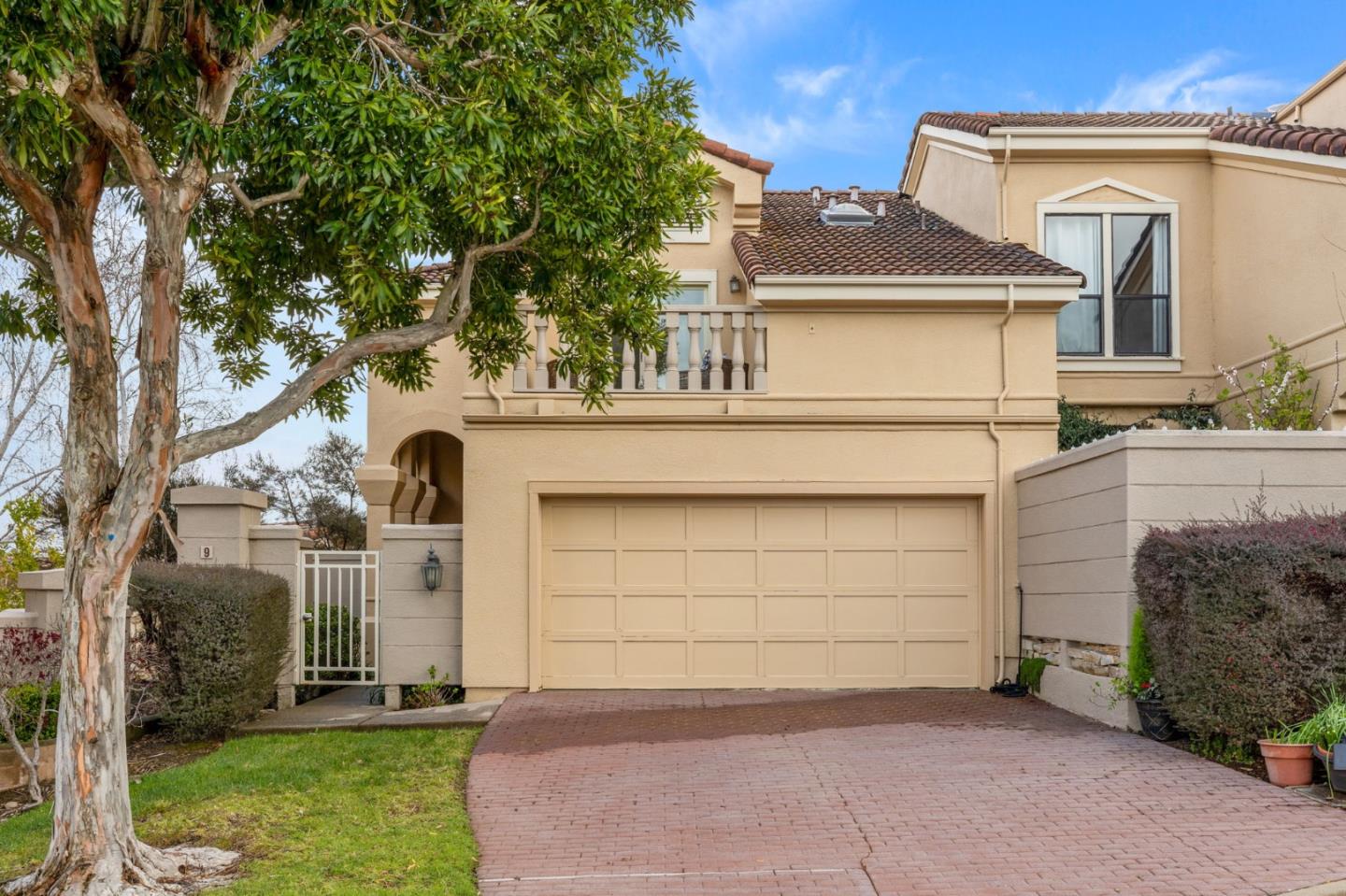 Detail Gallery Image 2 of 62 For 9 Mayflower Ln, San Carlos,  CA 94070 - 2 Beds | 2/1 Baths