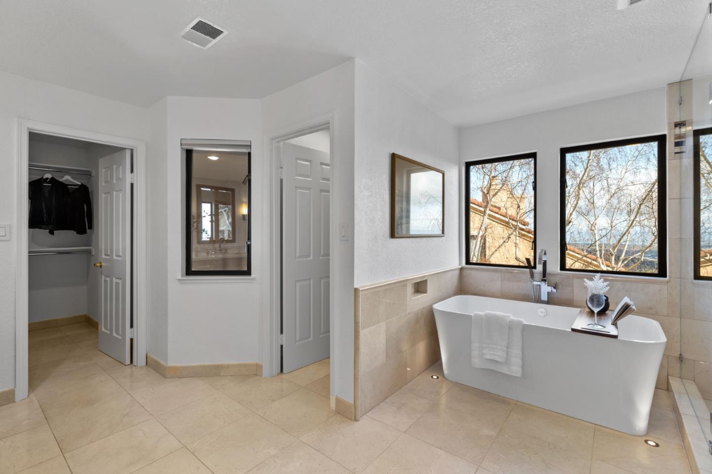 Detail Gallery Image 22 of 62 For 9 Mayflower Ln, San Carlos,  CA 94070 - 2 Beds | 2/1 Baths