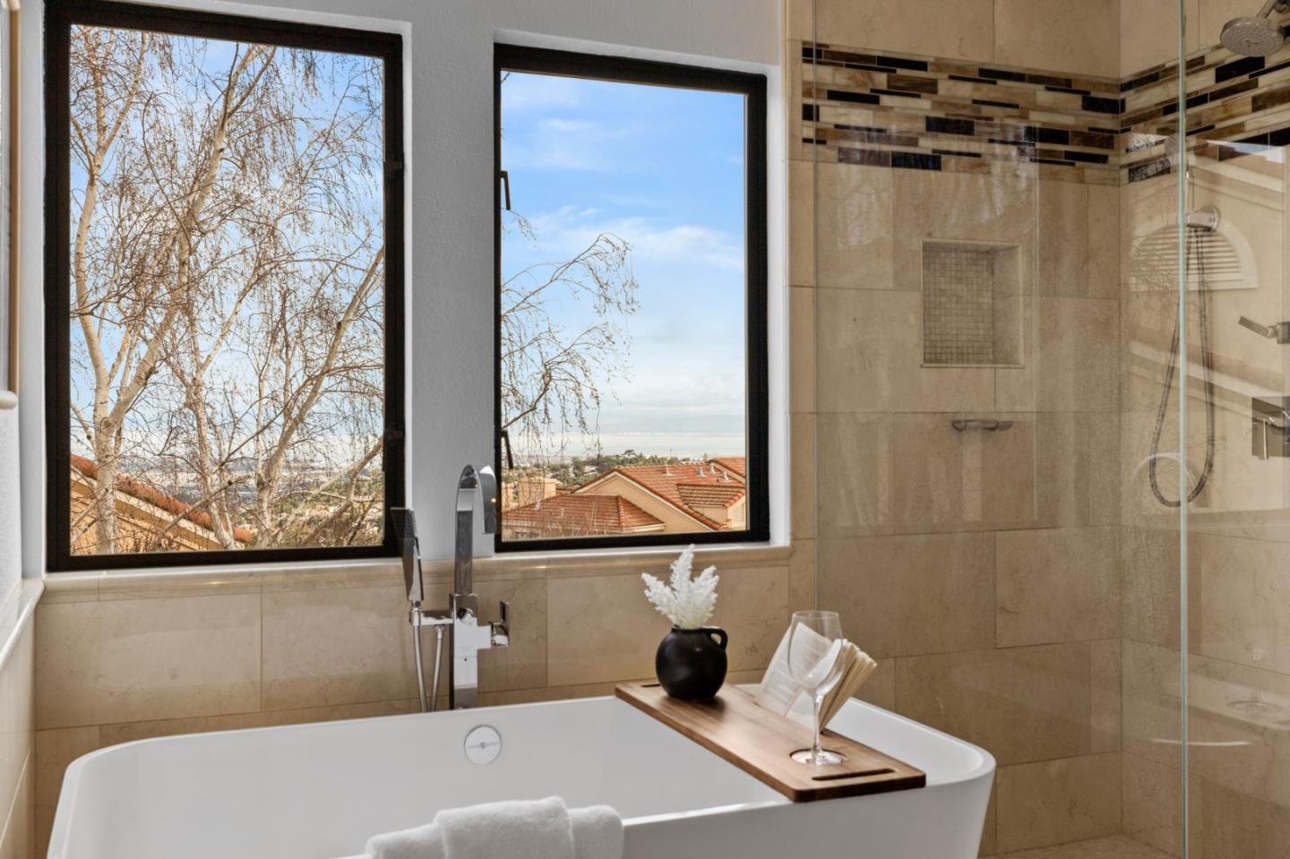Detail Gallery Image 24 of 62 For 9 Mayflower Ln, San Carlos,  CA 94070 - 2 Beds | 2/1 Baths