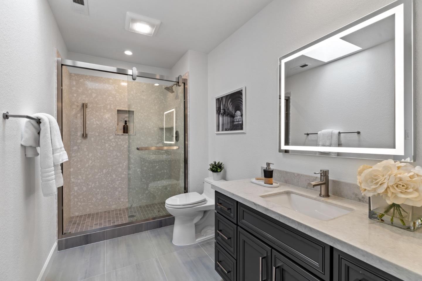 Detail Gallery Image 28 of 62 For 9 Mayflower Ln, San Carlos,  CA 94070 - 2 Beds | 2/1 Baths