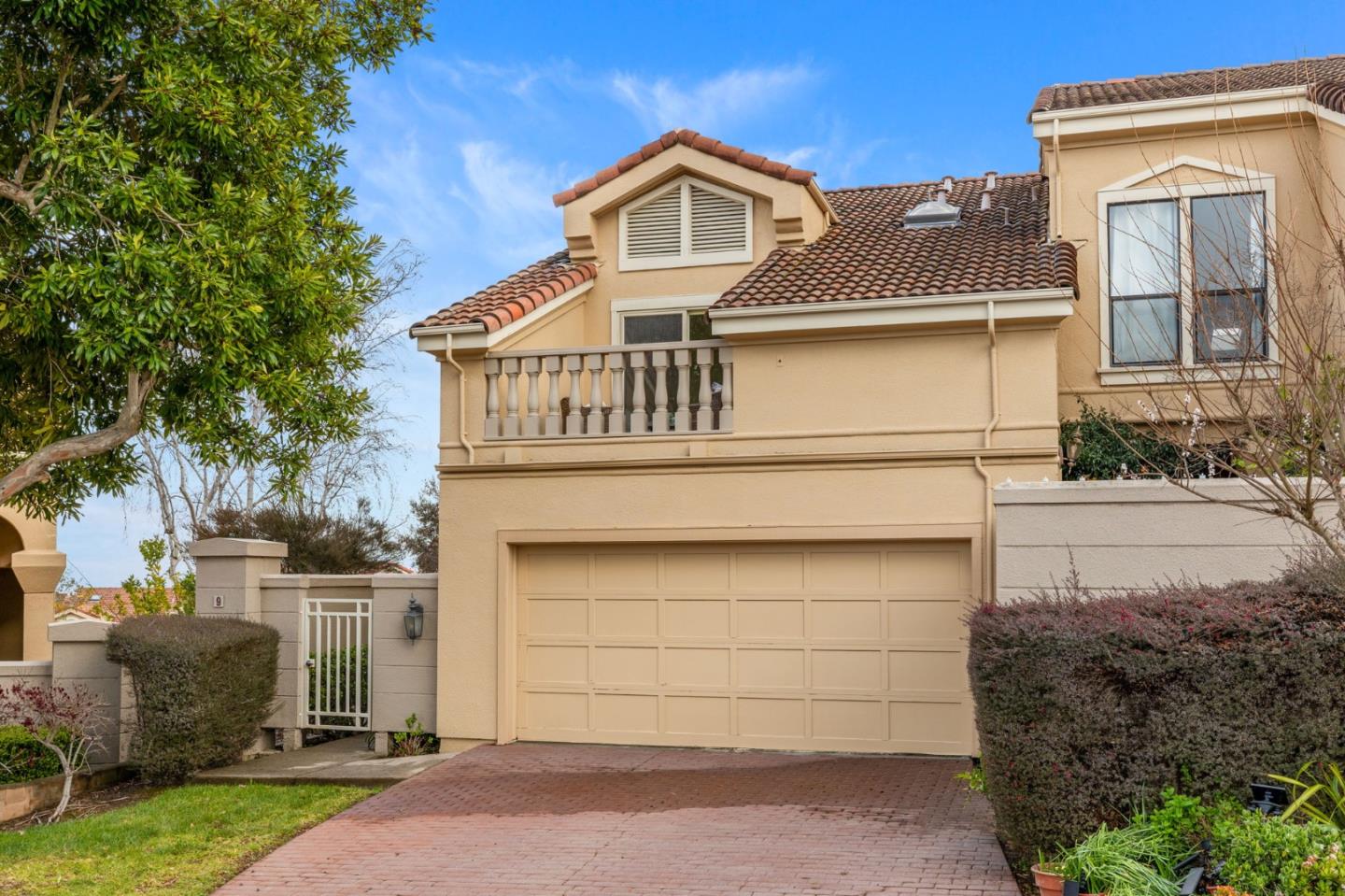 Detail Gallery Image 3 of 62 For 9 Mayflower Ln, San Carlos,  CA 94070 - 2 Beds | 2/1 Baths