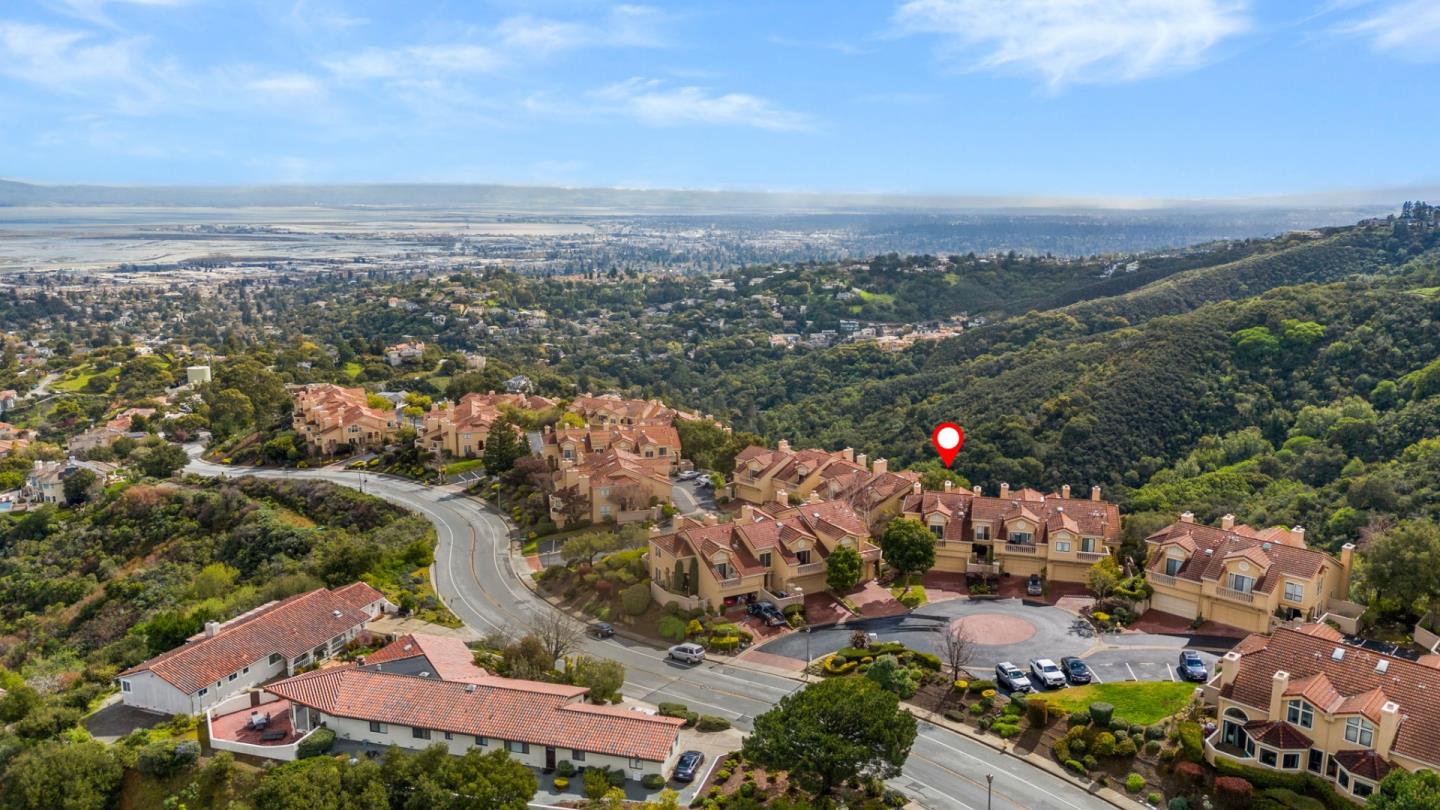 Detail Gallery Image 30 of 62 For 9 Mayflower Ln, San Carlos,  CA 94070 - 2 Beds | 2/1 Baths