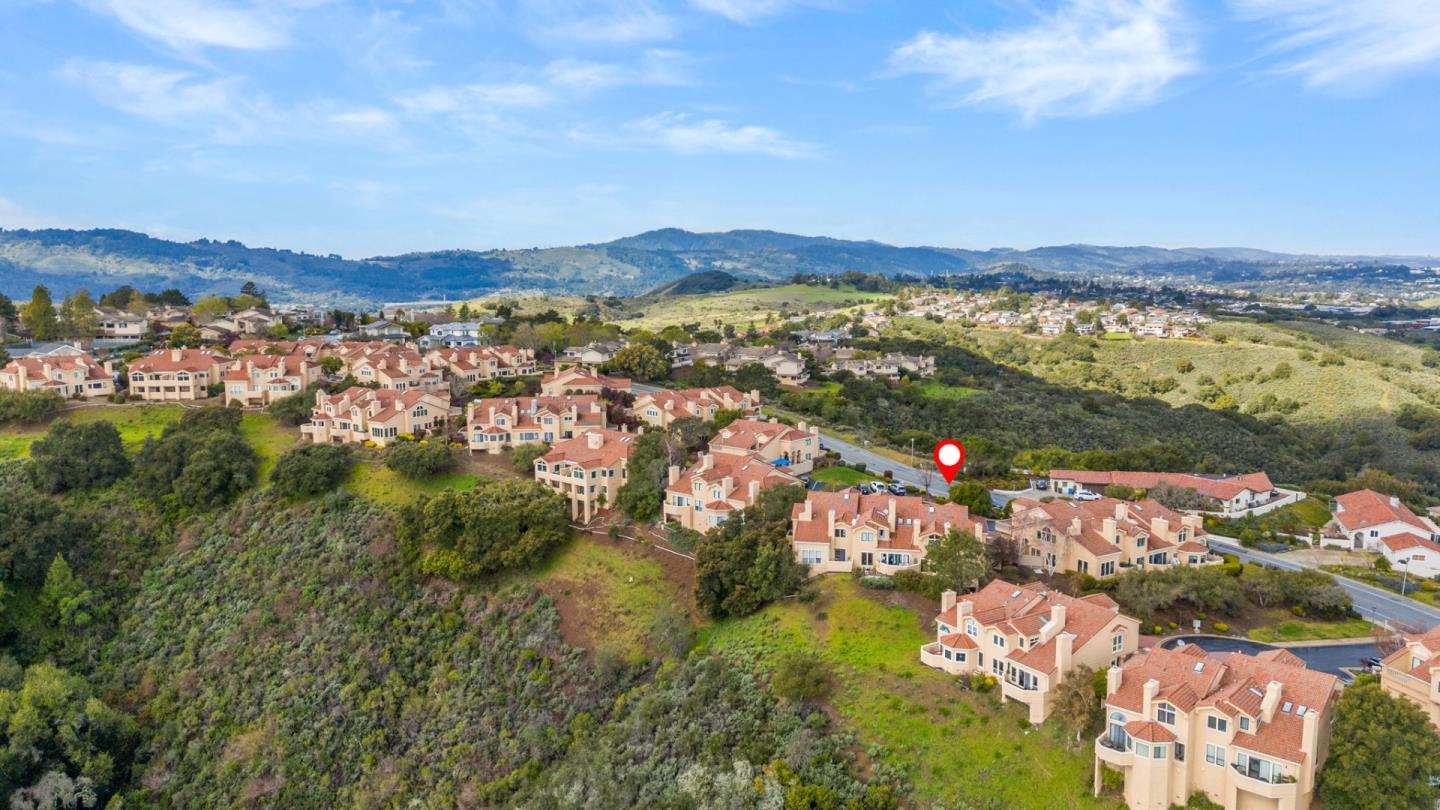 Detail Gallery Image 33 of 62 For 9 Mayflower Ln, San Carlos,  CA 94070 - 2 Beds | 2/1 Baths