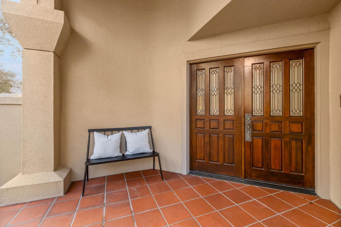 Detail Gallery Image 5 of 62 For 9 Mayflower Ln, San Carlos,  CA 94070 - 2 Beds | 2/1 Baths