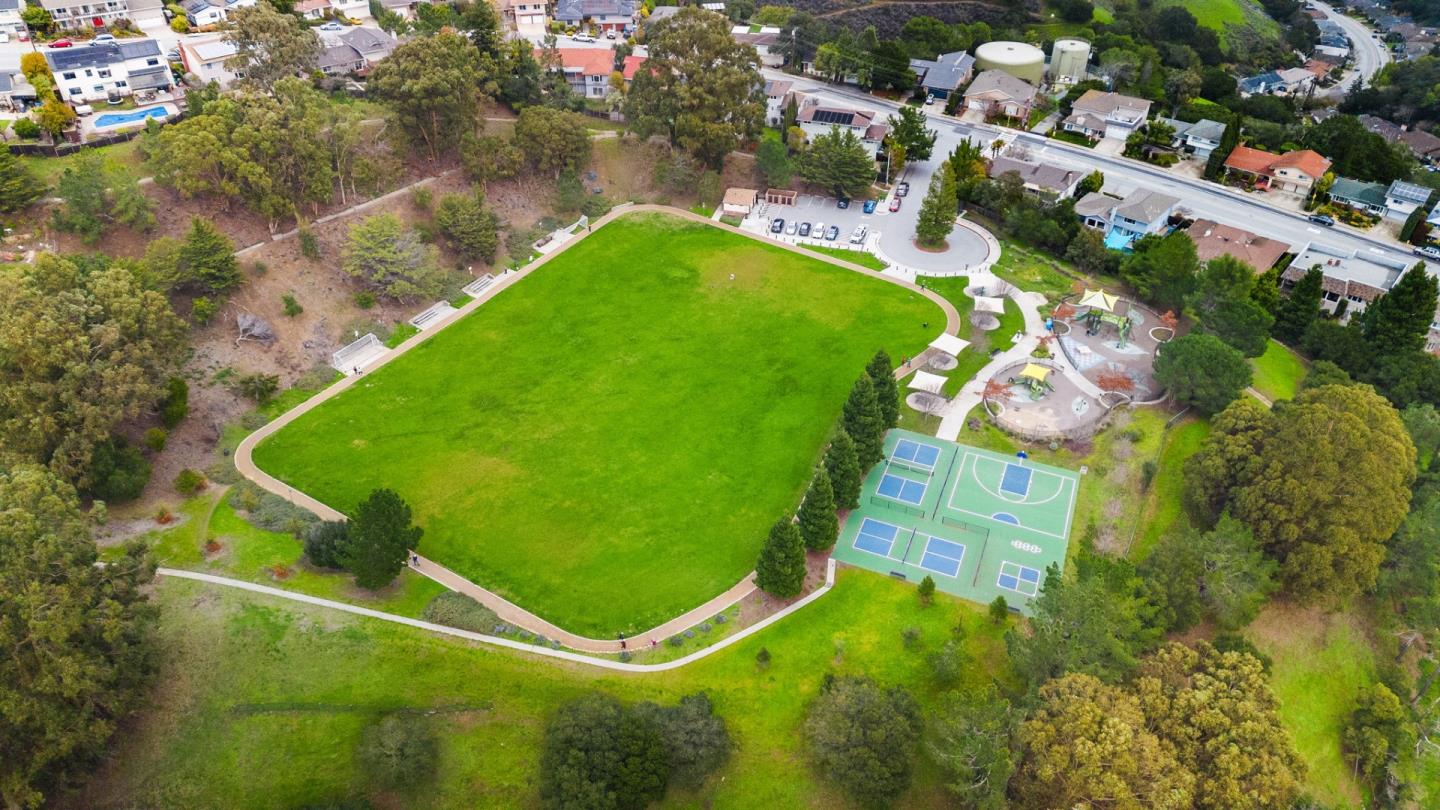 Detail Gallery Image 52 of 62 For 9 Mayflower Ln, San Carlos,  CA 94070 - 2 Beds | 2/1 Baths