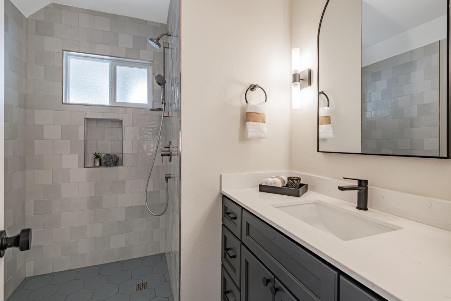 Detail Gallery Image 19 of 39 For 3574 Wellesley Ct, Mountain View,  CA 94040 - 4 Beds | 3 Baths