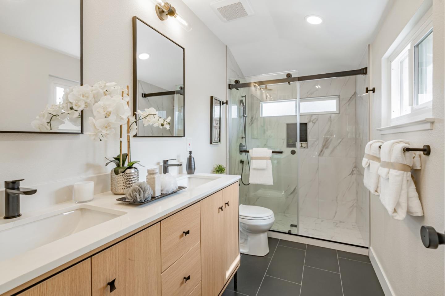 Detail Gallery Image 24 of 39 For 3574 Wellesley Ct, Mountain View,  CA 94040 - 4 Beds | 3 Baths