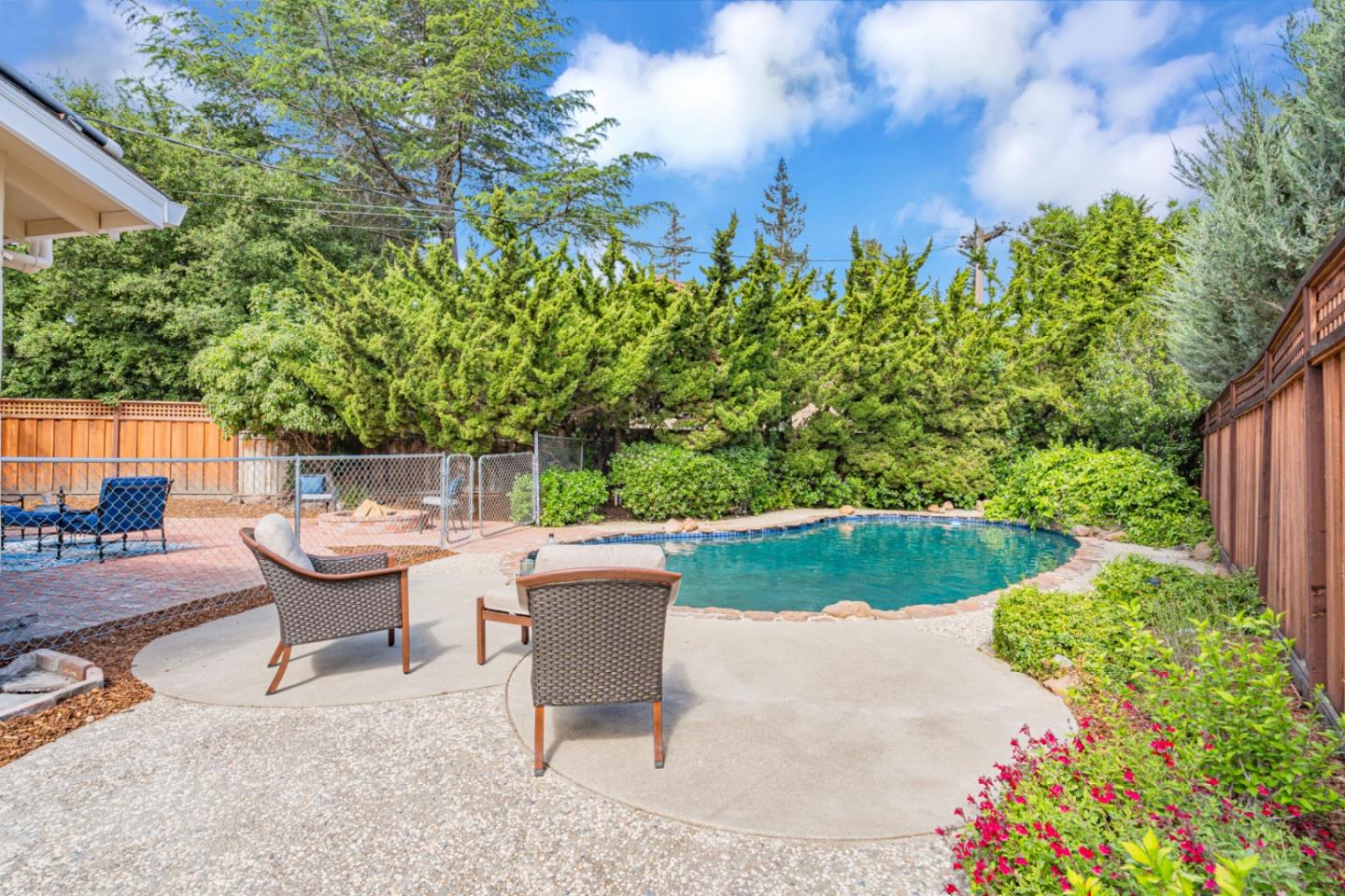 Detail Gallery Image 36 of 39 For 3574 Wellesley Ct, Mountain View,  CA 94040 - 4 Beds | 3 Baths