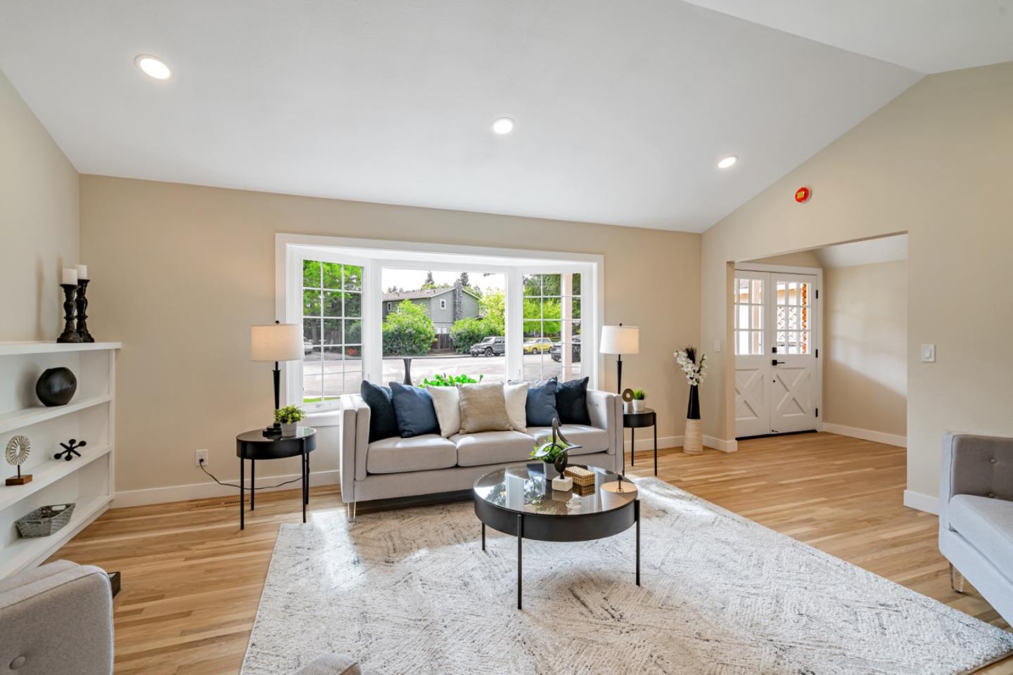 Detail Gallery Image 5 of 39 For 3574 Wellesley Ct, Mountain View,  CA 94040 - 4 Beds | 3 Baths