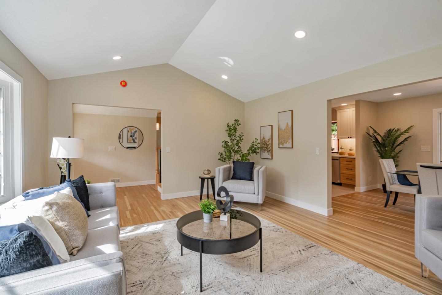 Detail Gallery Image 6 of 39 For 3574 Wellesley Ct, Mountain View,  CA 94040 - 4 Beds | 3 Baths