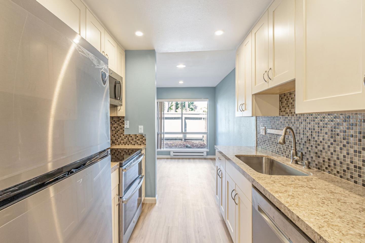 Detail Gallery Image 11 of 36 For 121 Buckingham Dr #10,  Santa Clara,  CA 95051 - 1 Beds | 1 Baths