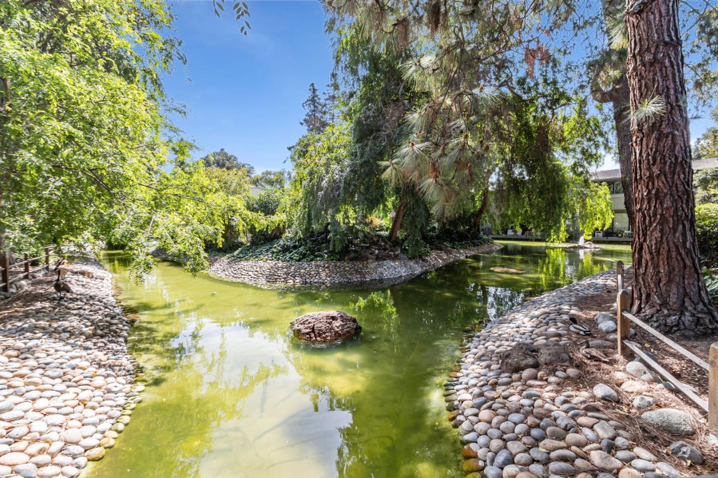 Detail Gallery Image 28 of 36 For 121 Buckingham Dr #10,  Santa Clara,  CA 95051 - 1 Beds | 1 Baths