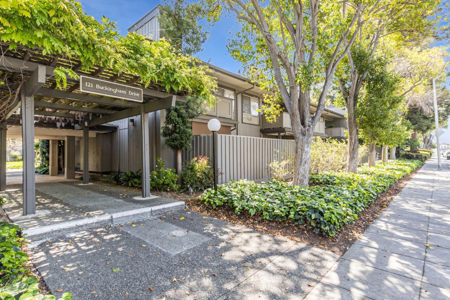 Detail Gallery Image 32 of 36 For 121 Buckingham Dr #10,  Santa Clara,  CA 95051 - 1 Beds | 1 Baths