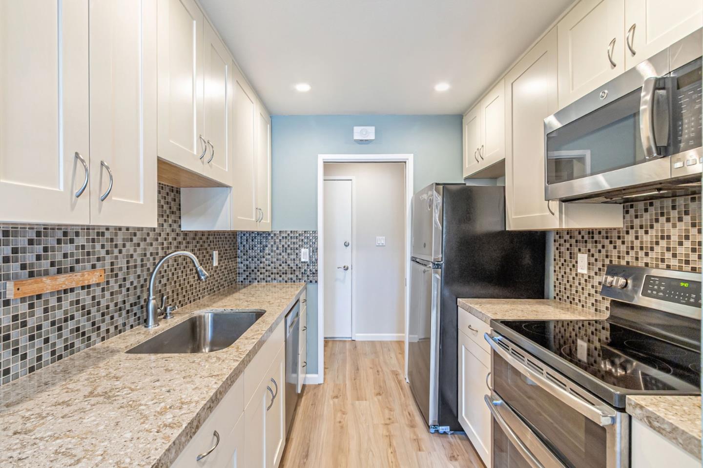Detail Gallery Image 8 of 36 For 121 Buckingham Dr #10,  Santa Clara,  CA 95051 - 1 Beds | 1 Baths