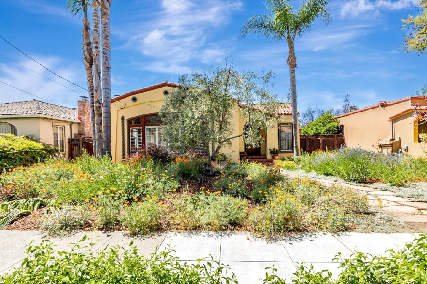 Detail Gallery Image 3 of 59 For 575 S 14th St, San Jose,  CA 95112 - 3 Beds | 2 Baths